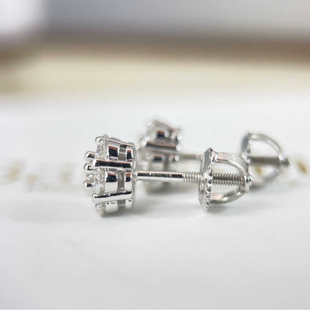 Blossom Clustered Stud Earrings 0.84ctw Moissanite S925 18K Plate - Picture 3 of 5